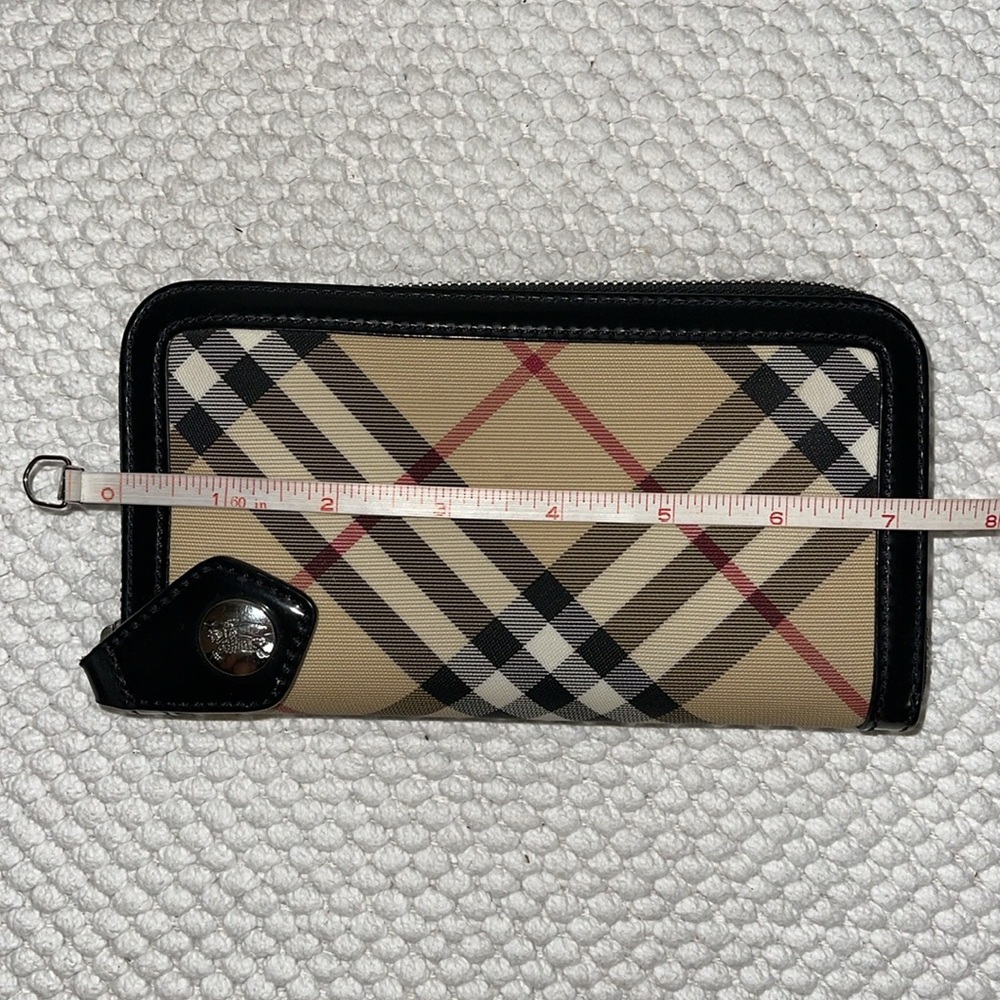 Burberry Beige and Black Checkered Wallet - Picture 5 of 13